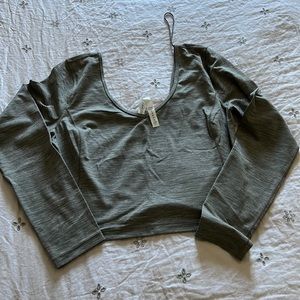 Never worn Lulu lemon top